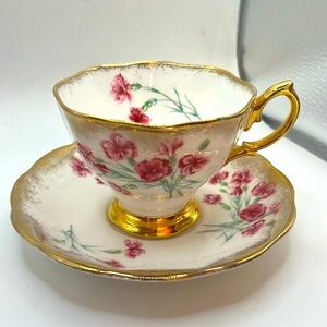 Royal Albert Teacup & Saucer Pink Floral (Sweet William)